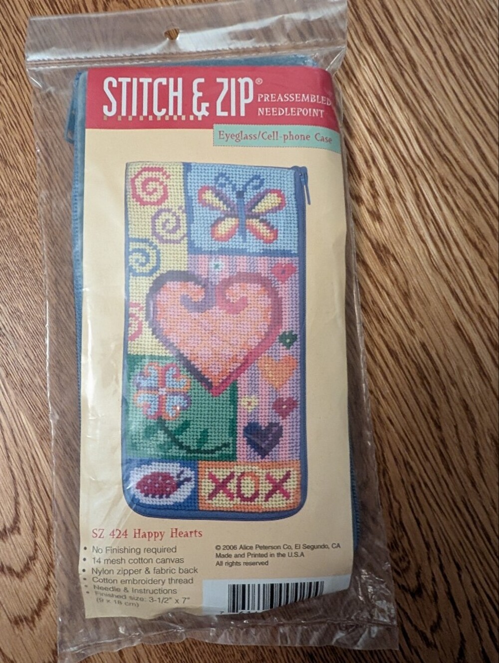 Alice Peterson Co. Stitch & Zip Needlepoint Eyeglass Case Kit SZ424 Happy Hearts
